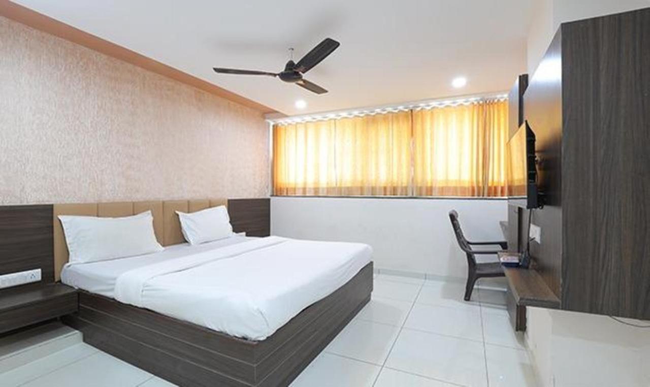 Fabhotel The Heaven Ahmedabad Exterior photo